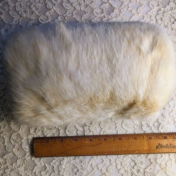 VINTAGE HAND MUFF | White Rabbit Fur Child Size - Picture 4 of 9